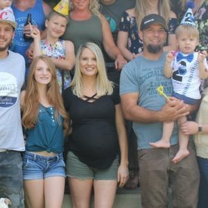 Jessica Simpson maternity top